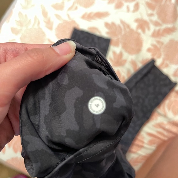 Lululemon Fast & Free cropped tights - Picture 2 of 3